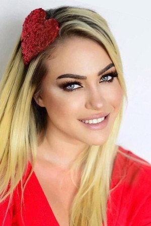 Yeliz Yeşilmen photo