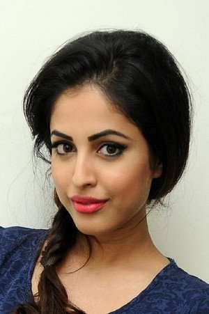 Priya Banerjee photo