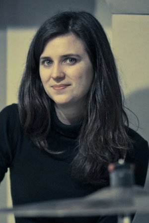 Photo of Sarah Jones from the Latest Netflix gallery