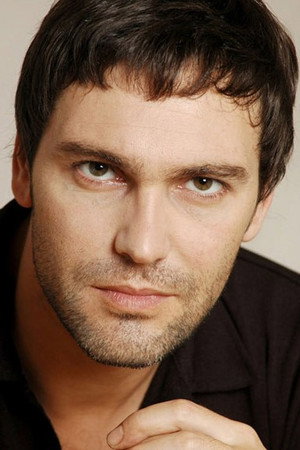 Photo of Néstor Arnas from the Latest Netflix gallery