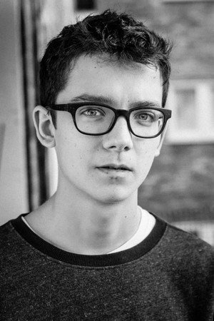 Asa Butterfield photo
