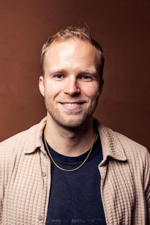 Photo of Jon Jon Geitel from the Latest Netflix gallery