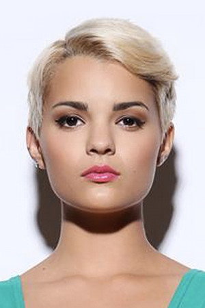 Brianna Hildebrand photo