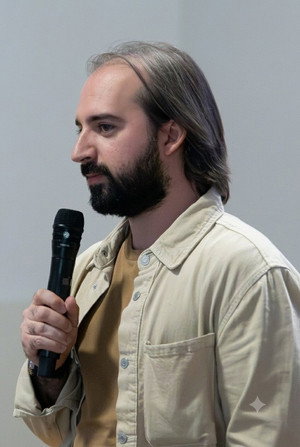 Photo of Pedro Crispim from the Latest Netflix gallery