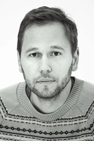 Photo of Evar Anvelt from the Latest Netflix gallery