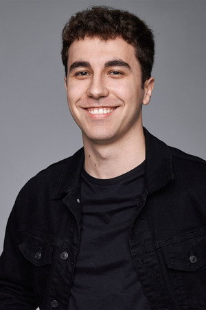Photo of Javier Orán from the Latest Netflix gallery