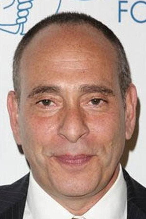 Nestor Serrano photo