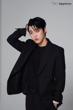 Photo of Jo Sun-ki from the Latest Netflix gallery
