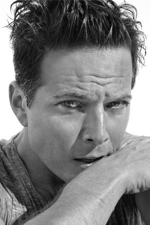 Scott Wolf photo