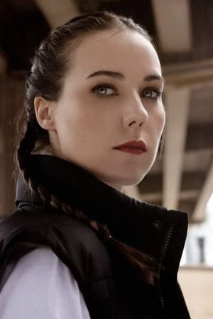 Photo of Taylor Reid from the Latest Netflix gallery