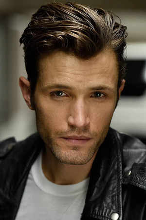 Photo of Eric Callero from the Latest Netflix gallery