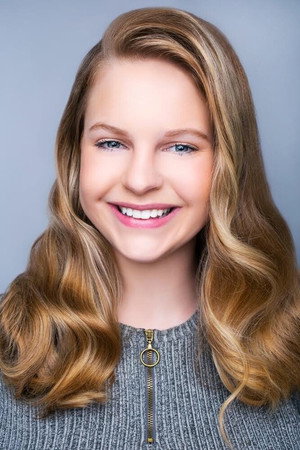 Photo of Elizabeth Stam from the Latest Netflix gallery