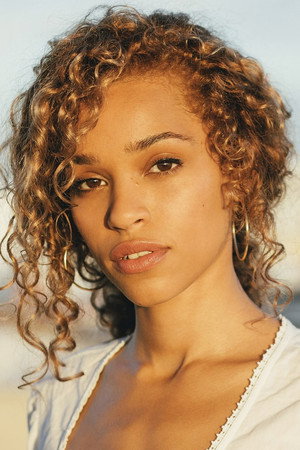 Photo of Izzy Bizu from the Latest Netflix gallery