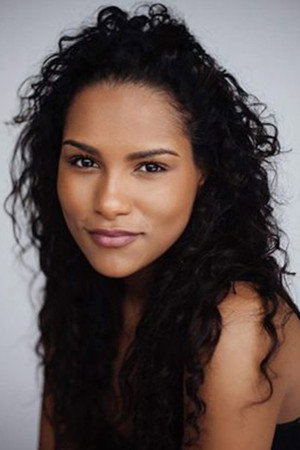 Saffron Hocking photo