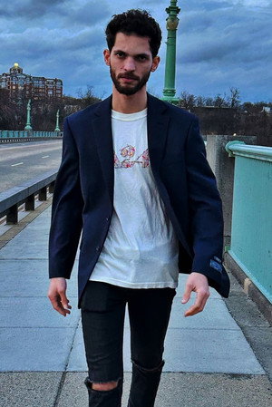 Photo of Alejandro Suárez Placeres from the Latest Netflix gallery