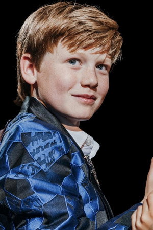 Photo of Charlie Stover from the Latest Netflix gallery
