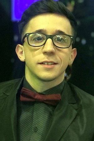 Photo of Jorge Noya from the Latest Netflix gallery