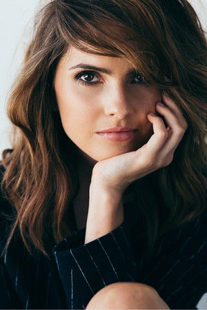 Shelley Hennig photo