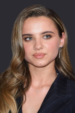 Photo of Madeleine McGraw from the Latest Netflix gallery
