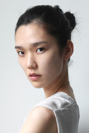 Tao Okamoto photo