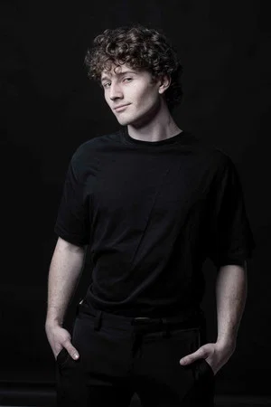 Photo of Valentín Ángel Fernández from the Latest Netflix gallery