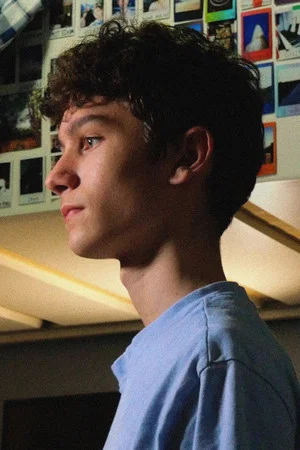 Photo of Bennett Newton from the Latest Netflix gallery