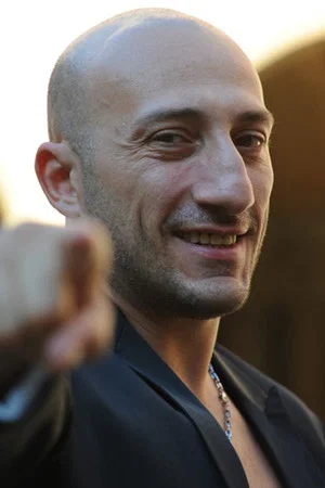 Photo of Omar Galanti from the Latest Netflix gallery