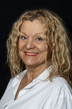 Photo of Anne Veesaar from the Latest Netflix gallery