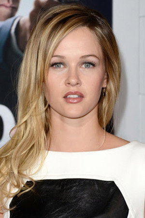Ambyr Childers photo