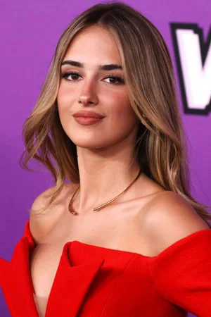 Photo of Julia Butters from the Latest Netflix gallery