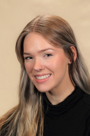 Photo of Lizzie Salata from the Latest Netflix gallery