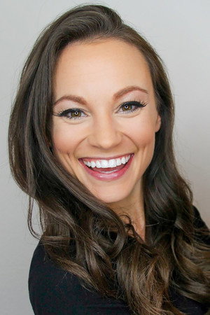 Photo of Emily Calandrelli from the Latest Netflix gallery