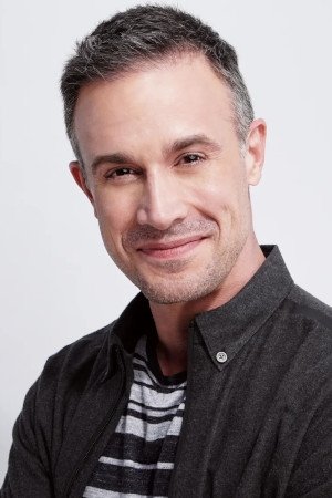 Freddie Prinze Jr. photo