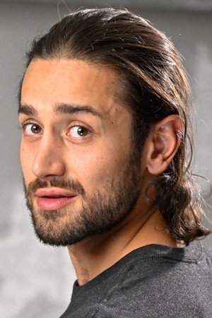Photo of Noah Asli from the Latest Netflix gallery