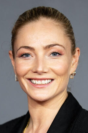Clara Paget photo