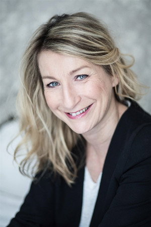 Photo of Elisabeth Buffet from the Latest Netflix gallery