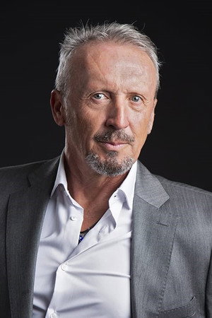 Photo of Paco Gumiel from the Latest Netflix gallery