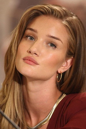 Rosie Huntington-Whiteley photo