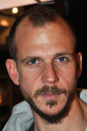 Gustaf Skarsgård photo