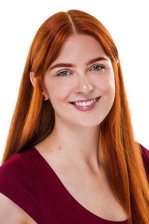 Photo of Elizabeth Chamberlain from the Latest Netflix gallery