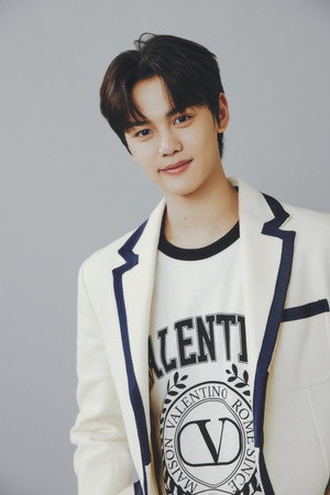 Photo of Kim Gyuvin from the Latest Netflix gallery