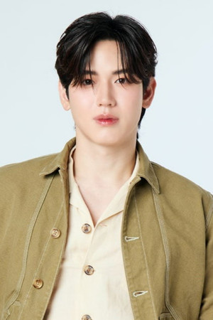 Thitipoom Techa-apaikhun photo