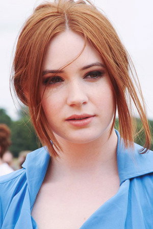 Karen Gillan photo
