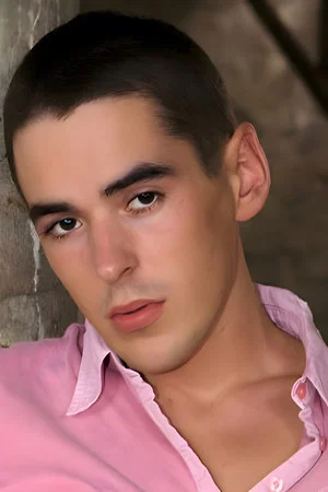 Photo of Kenny Carlson from the Latest Netflix gallery