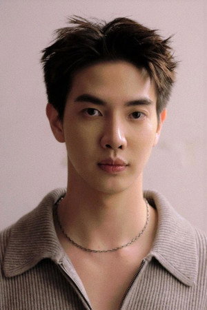 Ratchata Pichetshote photo