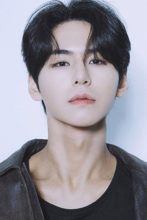 Photo of Kim Seong-hyuk from the Latest Netflix gallery