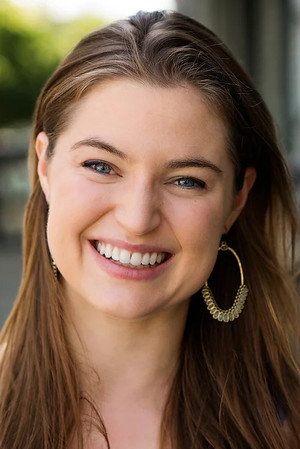 Photo of Amanda Farbstein from the Latest Netflix gallery