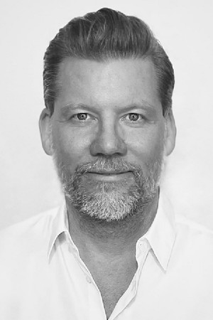 Photo of Christopher Zalla from the Latest Netflix gallery