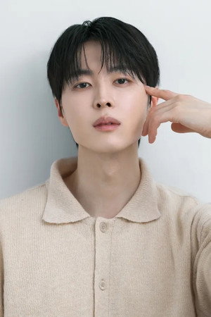Photo of Ha Yo-seop from the Latest Netflix gallery