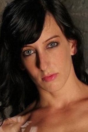 Photo of Elise Graves from the Latest Netflix gallery